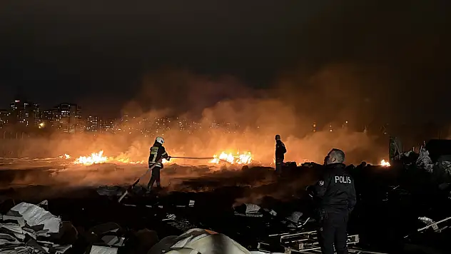 Kayseri'de boş arazide yangın çıktı!