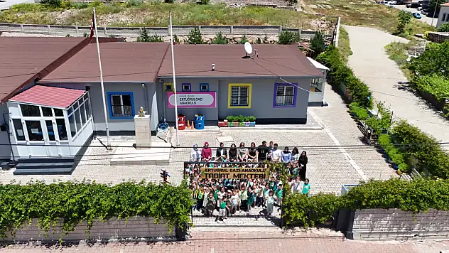 Kayseri'de bu okulda dersler bahçede işleniyor