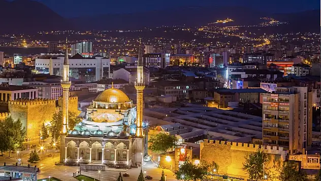 Kayseri'de bugün neler yaşandı? Trafik kazası, Baki Ersoy, Jeotermal Sera, Karpuz Kuyruğu, Fikstür...