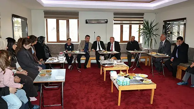 Kayseri'de büyük dayanışma: Doğu Türkistan ve Gazze için kermeste buluştular!