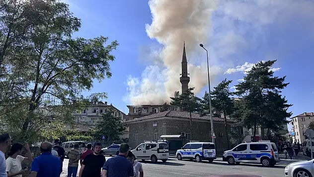 Kayseri'de çatı yangını paniği