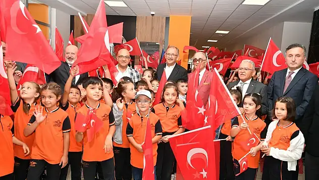Kayseri'de çiçeği burnunda okul yeni eğitim öğretim döneminde açıldı!