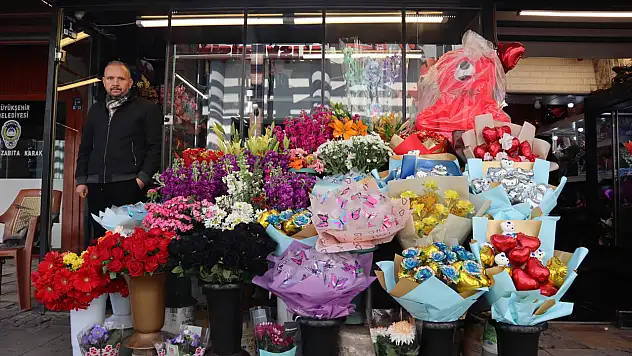 Kayseri'de çiçekçilerde hareketlilik başladı - Buketler kaç liradan başlıyor?
