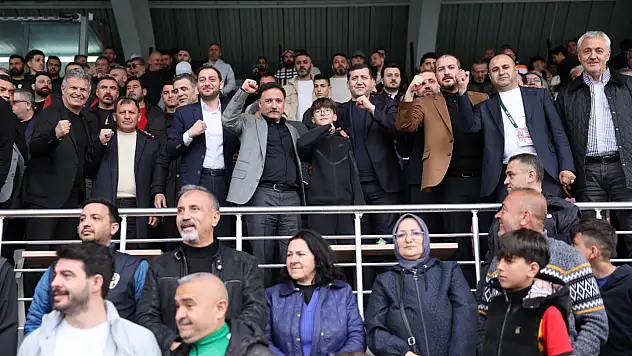 Kayseri'de çifte sevinç! Vali Gökmen Çiçek maçtaydı… Erciyes38 FK'dan galibiyet!