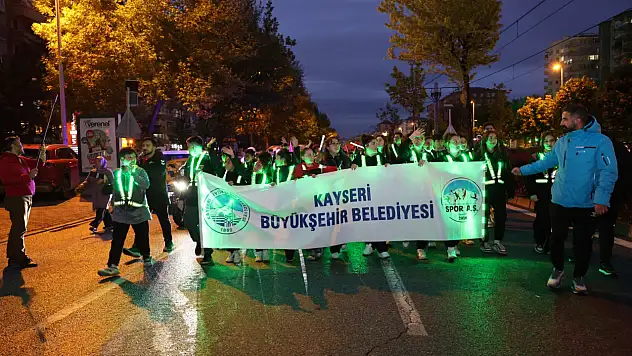Kayseri'de dev fener alayı!
