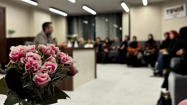 Kayseri'de dikkat çeken seminer – 'Evlilik ahlakla devam eder'