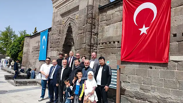 Kayseri'de 'Doğu Türkistan'a Ses Ver' konferansına yoğun ilgi!