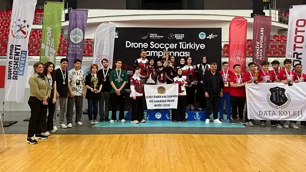 Kayseri'de drone futbolu heyecanı! Takımlar kıyasıya yarıştı