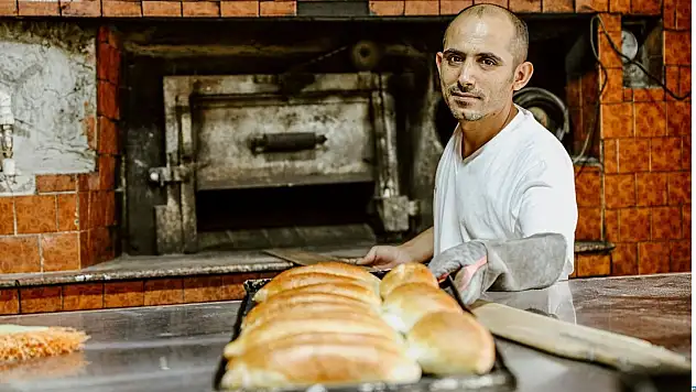 Kayseri'de ekmek savaşı: Fiyatta indirime gidildi, ilçelerde ortalık karıştı!