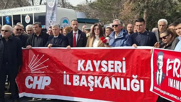 Kayseri'de ''Ekrem Başkan'' sloganları yükseldi! İmamoğlu'nun mektubu meydanda okundu
