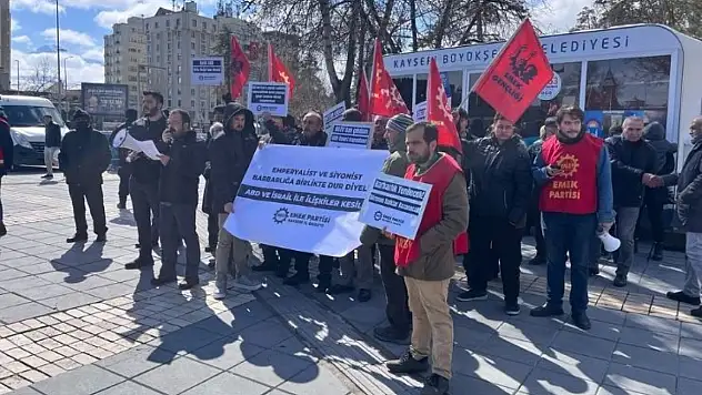 Kayseri'de emperyalizm karşıtı açıklama: EMEP Cumhuriyet Meydanı'nda konuştu