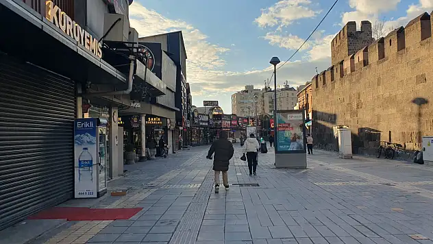 Kayseri'de en gösterişsizi bile 100 bin TL!