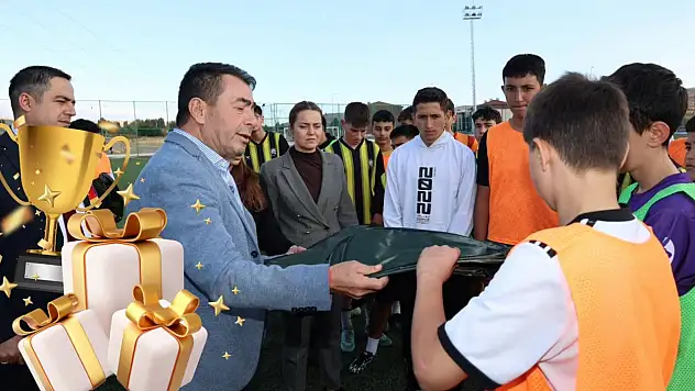 Kayseri'de Erva öğrencilerine sürpriz hediyeler dağıtıldı!
