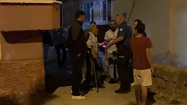 Kayseri'de evdeki eşyaları satan şahıs babasının akülü sandalyesini de yaktı!