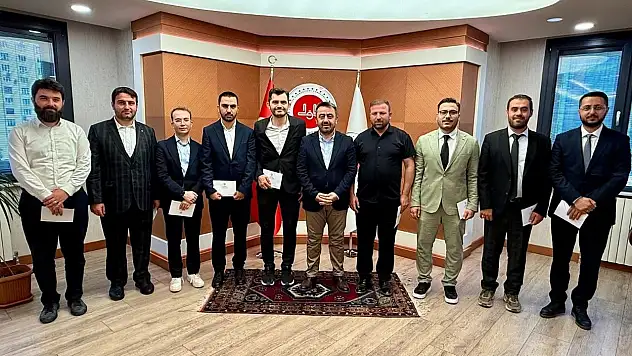 Kayseri'de ezanı en güzel okuyan kişi il birincisi oldu