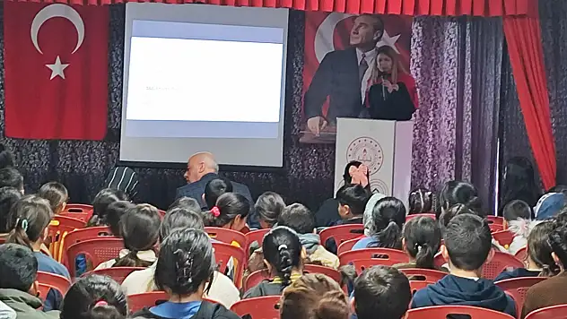 Kayseri'de farkındalık eğitimi: Güneşli Ortaokulu'nda anlamlı etkinlik!