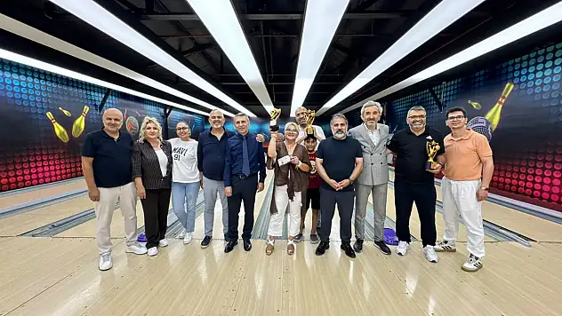 Kayseri'de gazeteciler bowling turnuvasında yarıştı: Dostluk kazandı!