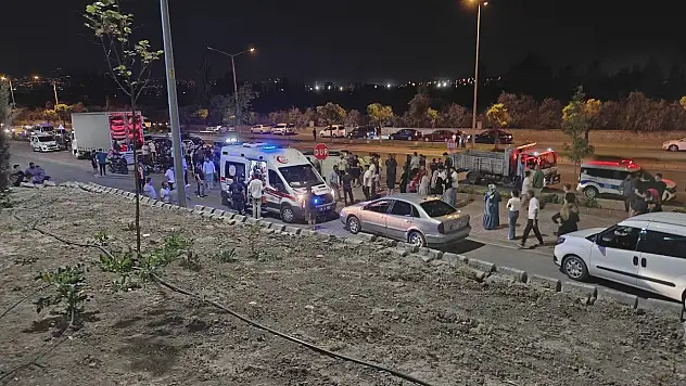 Kayseri'de gece saatlerinde otomobille minibüs çarpıştı - Çok sayıda yaralı var!