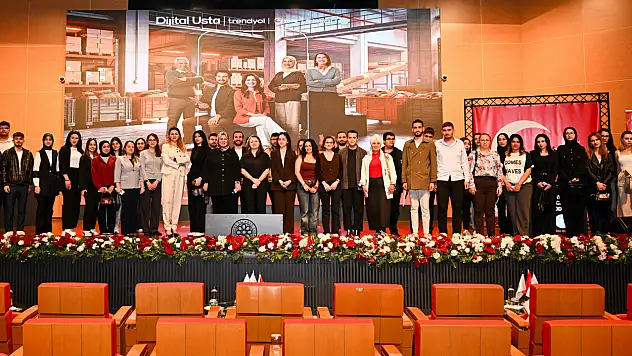 Kayseri'de gençlere dijital fırsat, KOBİ'lere yeni kapı! Büyük dönüşüm başladı