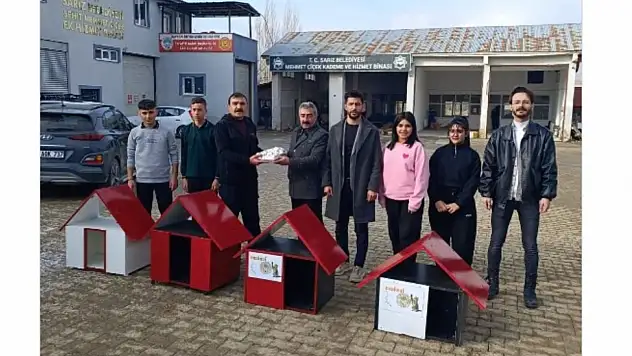 Kayseri'de geri dönüşümle hayvanlara barınak yaptılar