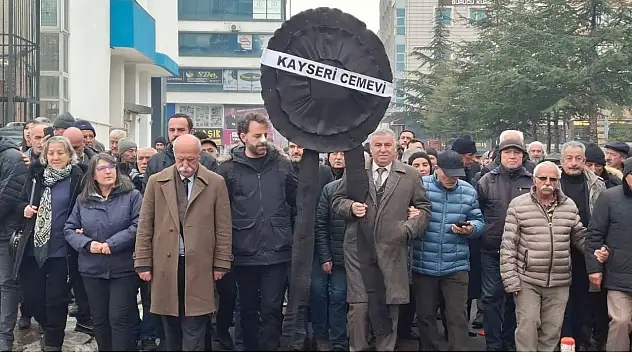 Kayseri'de gerilim tırmanıyor: Alevi kurumlarından CHP'ye çelenkli protesto