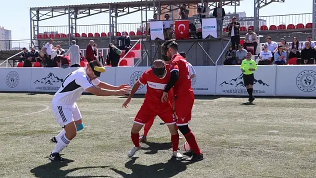 Kayseri'de görme engelli millilerden Almanya karşısında zafer