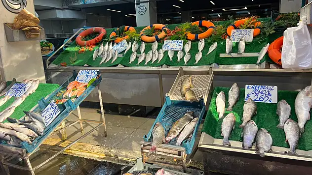 Kayseri'de güncel balık fiyatları vatandaşların dikkatini çekti