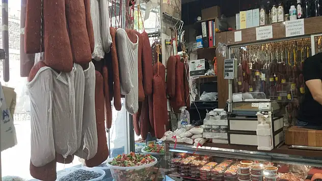 Kayseri'de gurbetçi sezonu esnafı umutlandırmadı! Pastırma ve sucuk satışlarında yüzde 50 düşüş