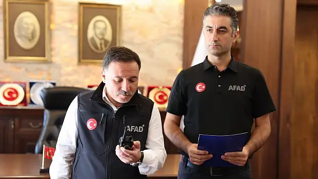 Kayseri'de haberleşme tatbikatı: Vali Çiçek telsizden talimat verdi!