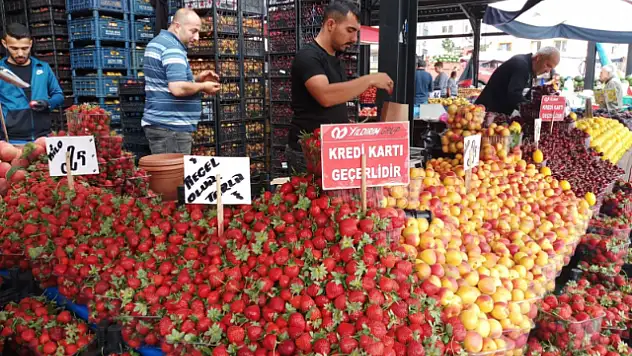 Kayseri'de hal ve pazar fiyatları arasındaki fark gözden kaçmadı, 100 TL'lik fark hangi üründe? İşte pazar fiyatları!