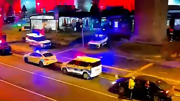 Kayseri'de huzur operasyonu: 19 aranan şahıs yakalandı, çok sayıda silah ele geçirildi