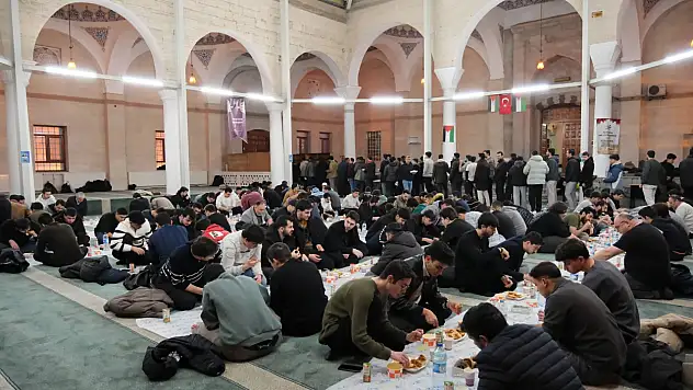 Kayseri'de iftar sofrasında buluşup, yarışmada ter döktüler!