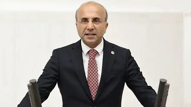 Kayseri'de iki belediye AK Parti'ye geçti, Aşkın Genç sert tepki gösterdi