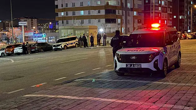 İki grup arasında bıçaklı kavga