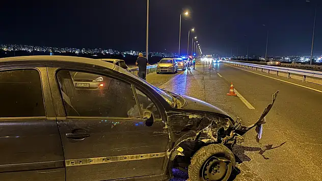 Kayseri'de iki otomobil çarpıştı: Sürücü hastaneye kaldırıldı