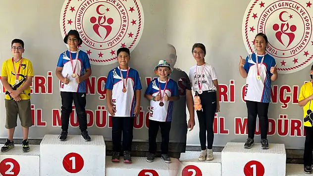 Kayseri'de ikizlerden büyük başarı!