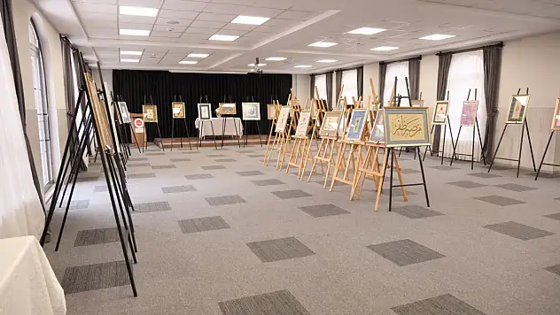 Kayseri'de ilim ve sanat bir arada – Ebru Sergisi büyük ilgi gördü