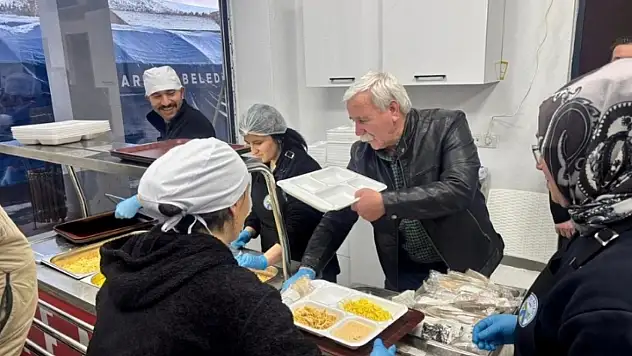 Kayseri'de ilk iftar başkandan: Kent Lokantası'nda dikkat çeken buluşma