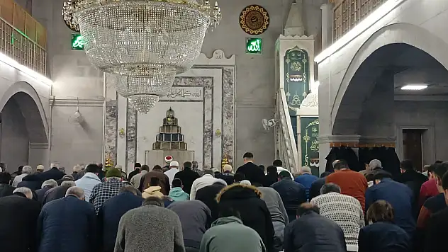 Kayseri'de ilk teravih namazı kılındı