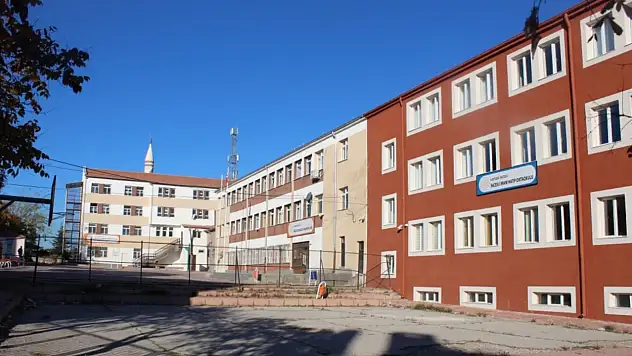 Kayseri'de İmam Hatip Lisesi'nde çalışma!