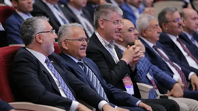 Kayseri'de İş Sağlığı ve Güvenliği Fuarı açıldı: Büyükkılıç ve Bakan Işıkhan'dan güçlü mesajlar!