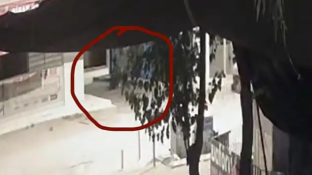 Kayseri'de biber gazlı, bıçaklı saldırı kamerada: 1 kişi hayatını kaybetti