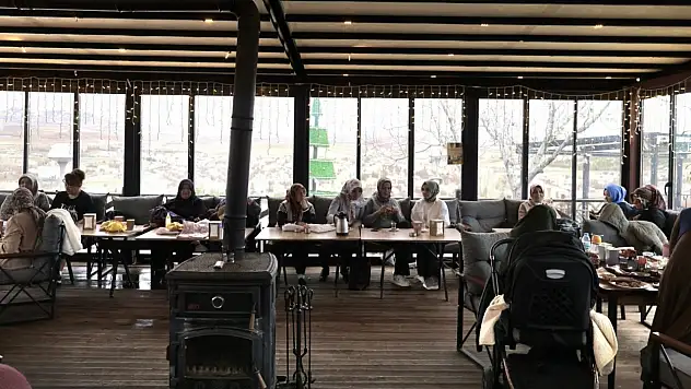 Kayseri'de kadınlar ''Bir İlmek Bir Muhabbet Günleri'' programında buluştu