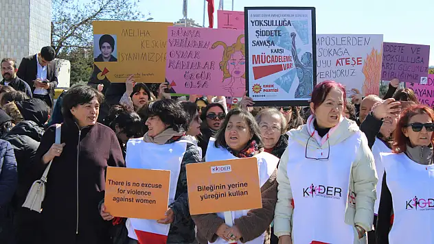 Kayseri'de kadınlar kadın hakları için yürüdü