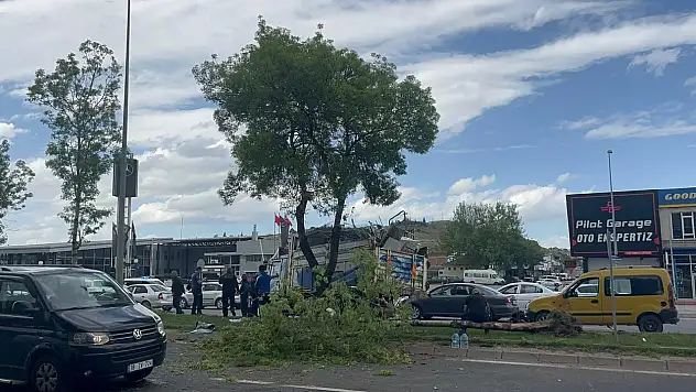 Kayseri'de kamyon ile otomobil çarpıştı: 1 yaralı