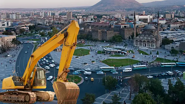 Kayseri'de kamyonların biri geliyor diğeri gidiyor: Büyük temizlik başladı!