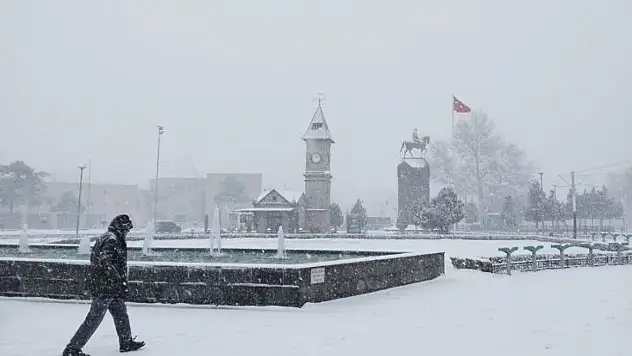Kayseri'de kar aralıklarla etkili olacak: İşte saatlik tahmin raporu (12 Ocak)