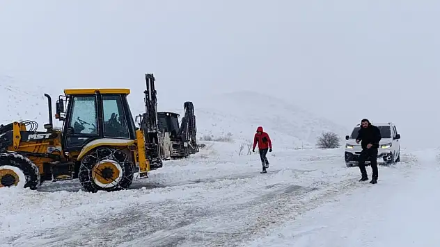 Kayseri'de kar engeli: Bünyan'da o yol ulaşıma kapatıldı