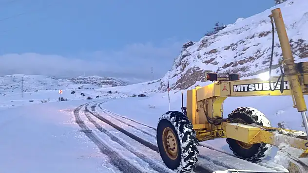 Kayseri'de kar ve tipiye karşı seferberlik: 1.476 kilometrelik yol açıldı