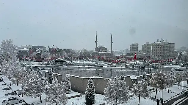 Kayseri'de kar yağışı başladı